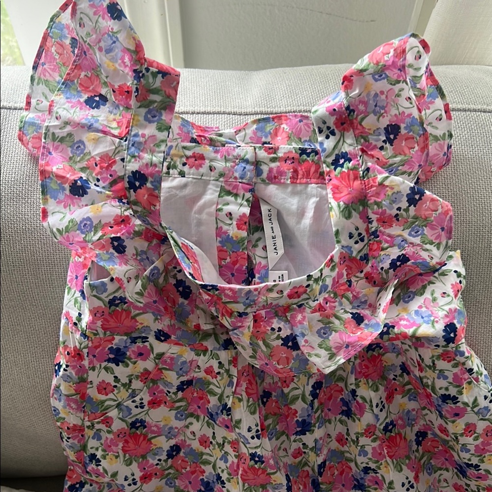 Floral RuffleJUMPSUIT - Picture 2 of 3